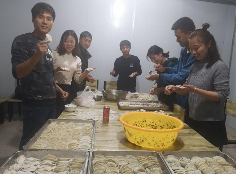 包餃子.jpg 包餃子.jpg